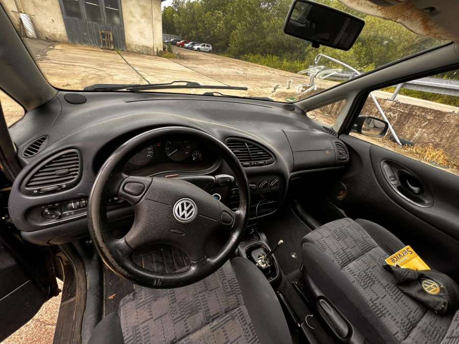 Ограничитель открывания двери передней Volkswagen Sharan 1 (1995-2010) Минивэн 1999г. | Фото № 6 Ограничитель открывания двери передней Volkswagen Sharan 1 (1995-2010) Минивэн 1999г. - Фото 6