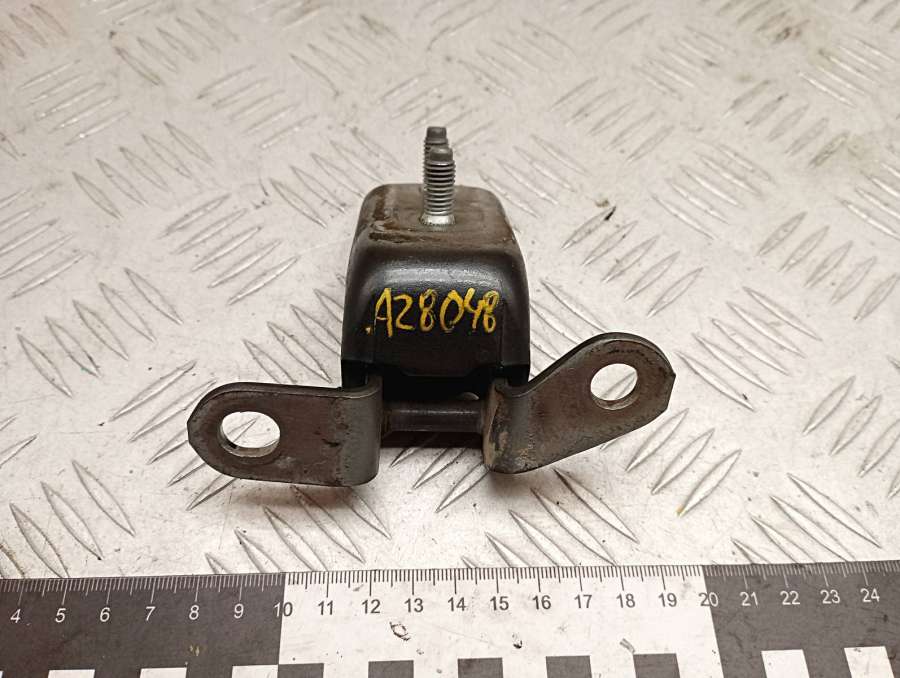 Петля двери задней левой Toyota RAV4 2 (XA20) внедорожник 2005г. | Фото № 2 Петля двери задней левой Toyota RAV4 2 (XA20) внедорожник 2005г. - Фото 2