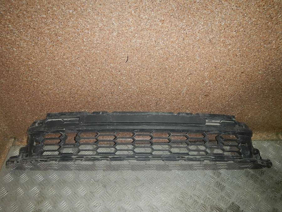 565853677 Решетка переднего бампера центральная  Skoda Kodiaq 0000г. | Фото № 1  565853677 Решетка переднего бампера центральная  Skoda Kodiaq 0000г. - Фото 1
