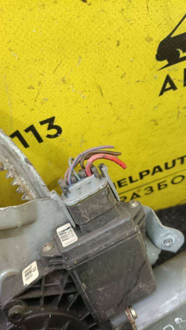 Стеклоподъемник электрический передний правый Opel Omega B 1998г. | Фото № 3 Стеклоподъемник электрический передний правый Opel Omega B 1998г. - Фото 3