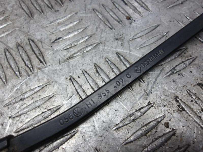 7h1955409c Щеткодержатель (поводок стеклоочистителя, дворник) Volkswagen Transporter T5 2005г. | Фото № 3 7h1955409c Щеткодержатель (поводок стеклоочистителя, дворник) Volkswagen Transporter T5 2005г. - Фото 3