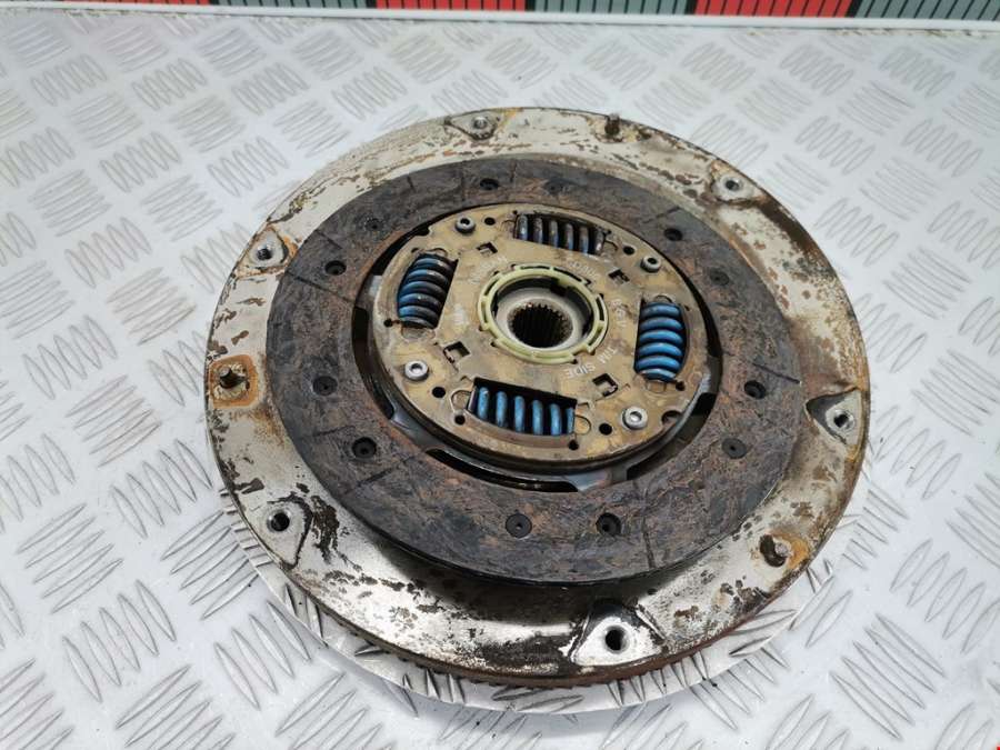 Маховик (демпфер сцепления) Nissan Note (E11) (2005-2013) Минивэн 2006г. | Фото № 4 Маховик (демпфер сцепления) Nissan Note (E11) (2005-2013) Минивэн 2006г. - Фото 4