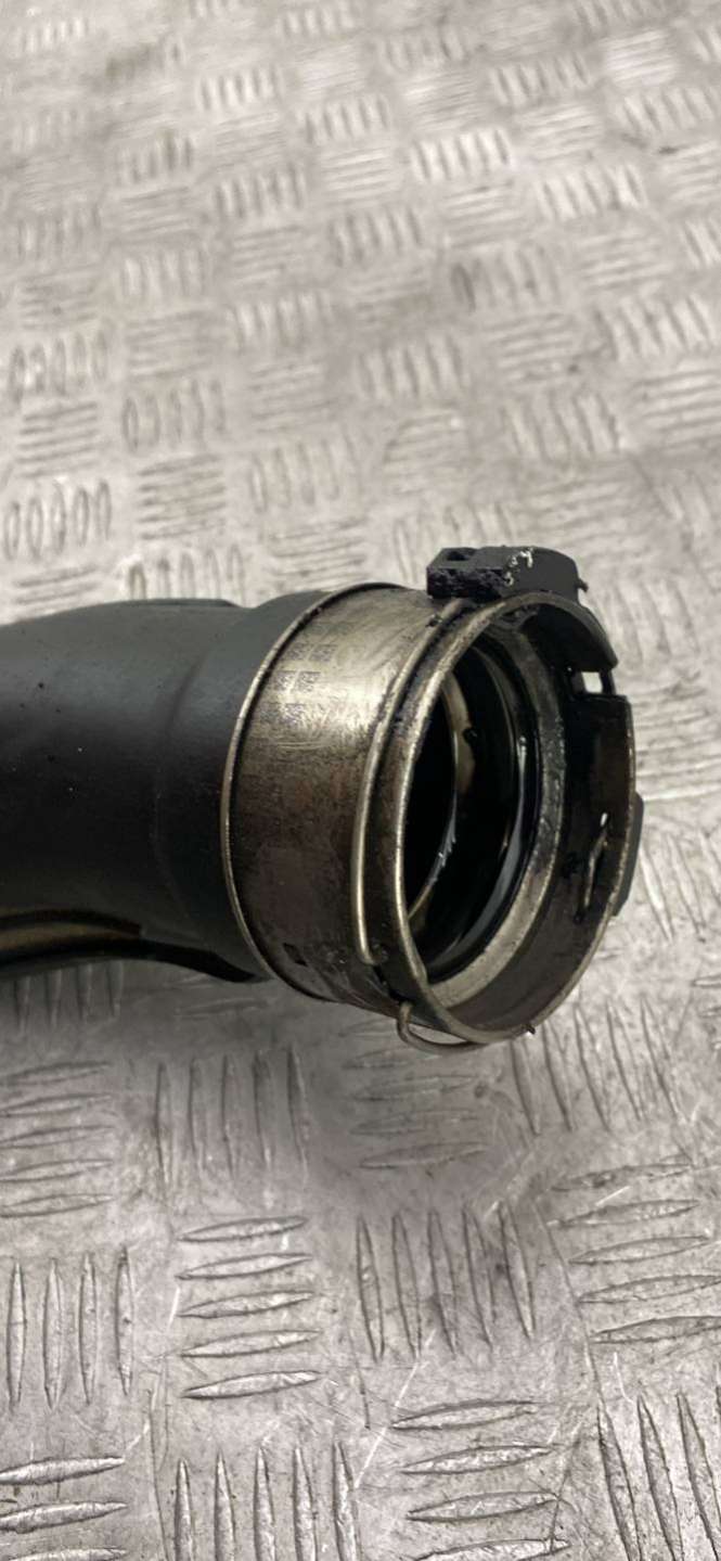 1.1617807986781E+17 Патрубок интеркулера  BMW X5 внедорожник 3 дв. 2012г. | Фото № 3  1.1617807986781E+17 Патрубок интеркулера  BMW X5 внедорожник 3 дв. 2012г. - Фото 3