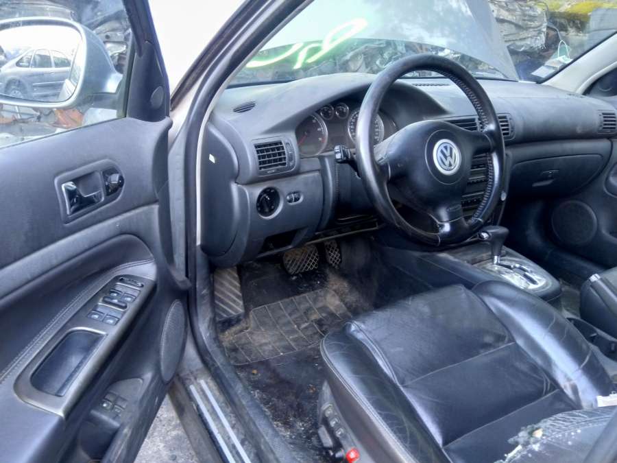 Кнопка стеклоподъемника Volkswagen Passat 5 GP (2000-2005) Универсал 2004г. | Фото № 10 Кнопка стеклоподъемника Volkswagen Passat 5 GP (2000-2005) Универсал 2004г. - Фото 10