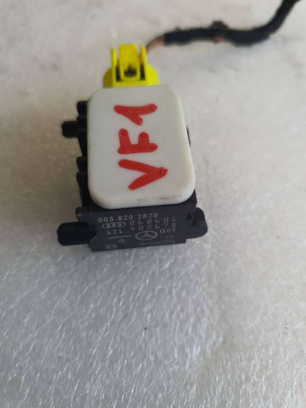 A00382028260038202826 Датчик удара  Mercedes-Benz M W164 2006г. | Фото № 1  A00382028260038202826 Датчик удара  Mercedes-Benz M W164 2006г. - Фото 1