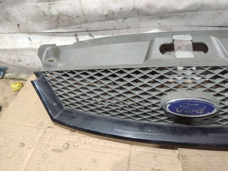 Решетка радиатора Ford Mondeo 3 2003г. | Фото № 2 Решетка радиатора Ford Mondeo 3 2003г. - Фото 2