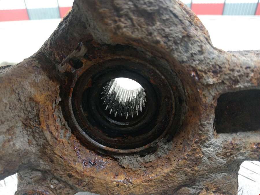 Ступица (кулак цапфа) передняя правая Nissan Micra K12 (2002-2010) Хетчбэк 3дв. 2010г. | Фото № 4 Ступица (кулак цапфа) передняя правая Nissan Micra K12 (2002-2010) Хетчбэк 3дв. 2010г. - Фото 4