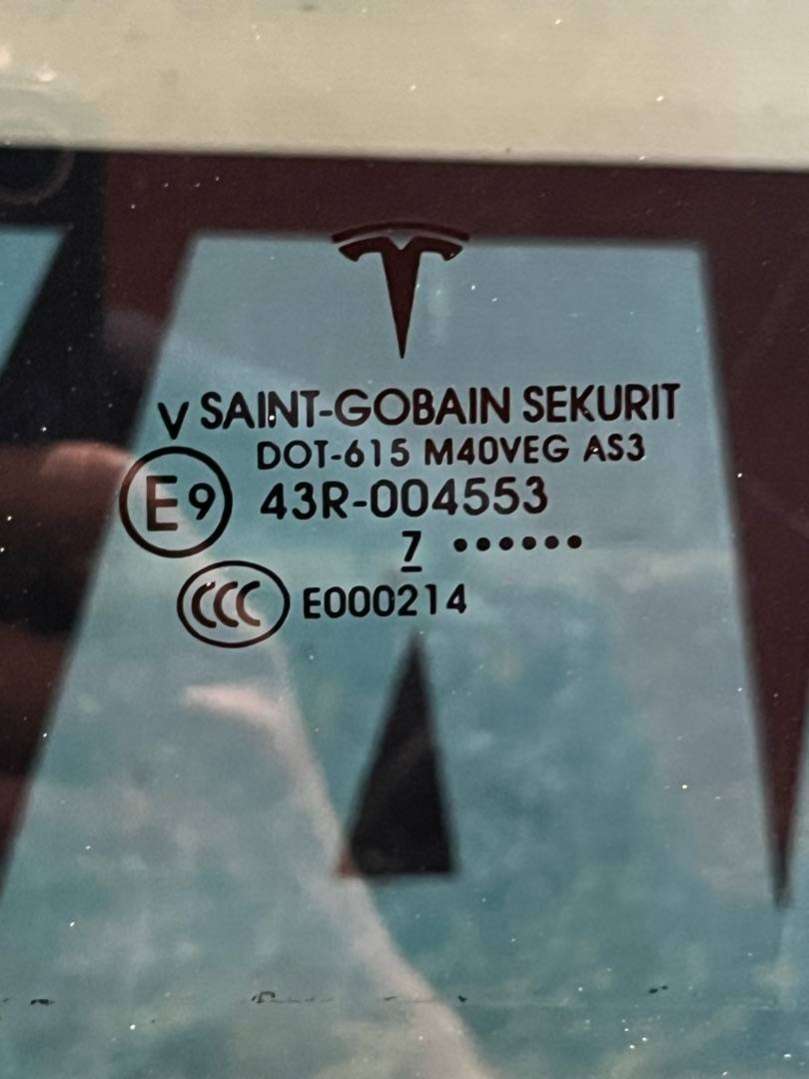 43R-004553 Стекло двери задней правой  Tesla Model 2017г. | Фото № 4  43R-004553 Стекло двери задней правой  Tesla Model 2017г. - Фото 4