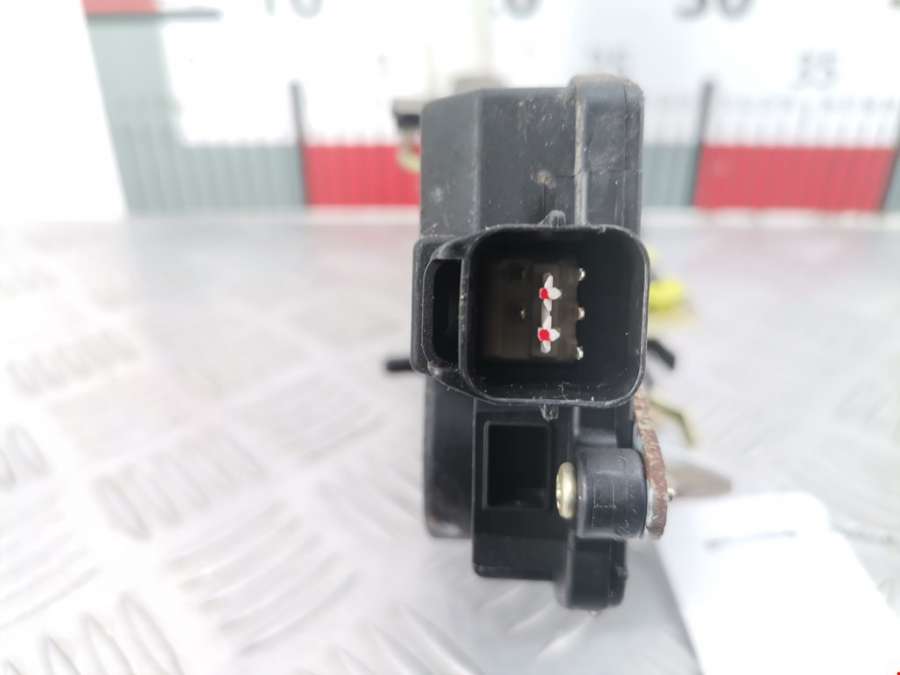 Замок двери задней левой Hyundai Santa Fe 1 (SM) (2000-2006) Внедорожник 5дв. 2004г. | Фото № 5 Замок двери задней левой Hyundai Santa Fe 1 (SM) (2000-2006) Внедорожник 5дв. 2004г. - Фото 5