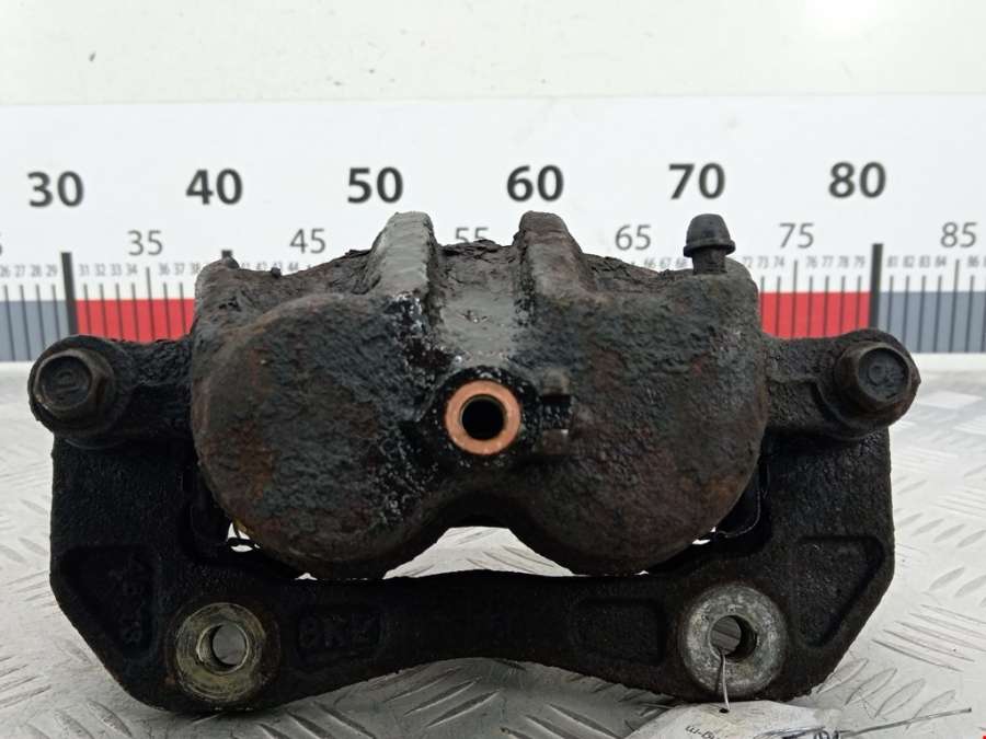 Суппорт передний правый Kia Sorento 1 (BL) (2002-2011) Внедорожник 5дв. 2004г. | Фото № 3 Суппорт передний правый Kia Sorento 1 (BL) (2002-2011) Внедорожник 5дв. 2004г. - Фото 3