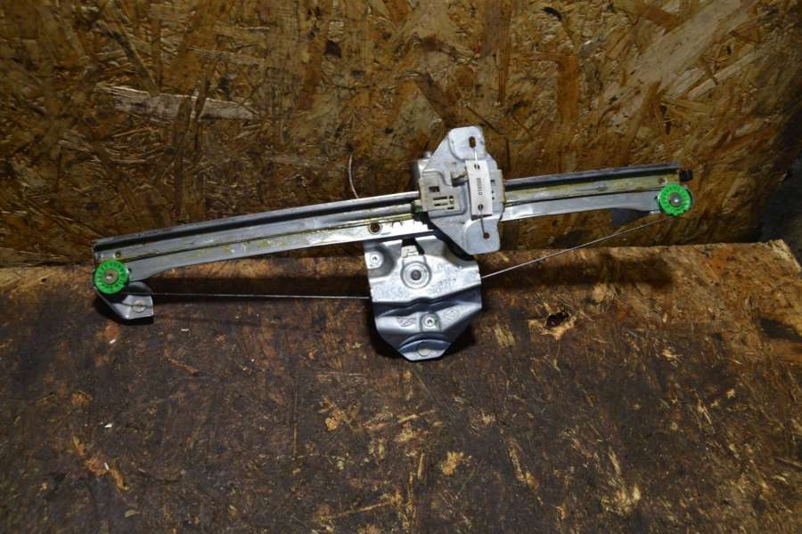 Стеклоподъемник электрический передний правый  Dacia Lodgy 0000г. | Фото № 1   Стеклоподъемник электрический передний правый  Dacia Lodgy 0000г. - Фото 1