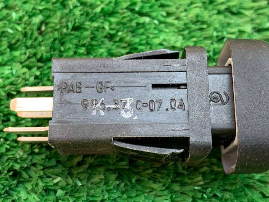 99637100704  Кнопка обогрева заднего стекла   Chevrolet Niva 2018г. | Фото № 7  99637100704  Кнопка обогрева заднего стекла   Chevrolet Niva 2018г. - Фото 7