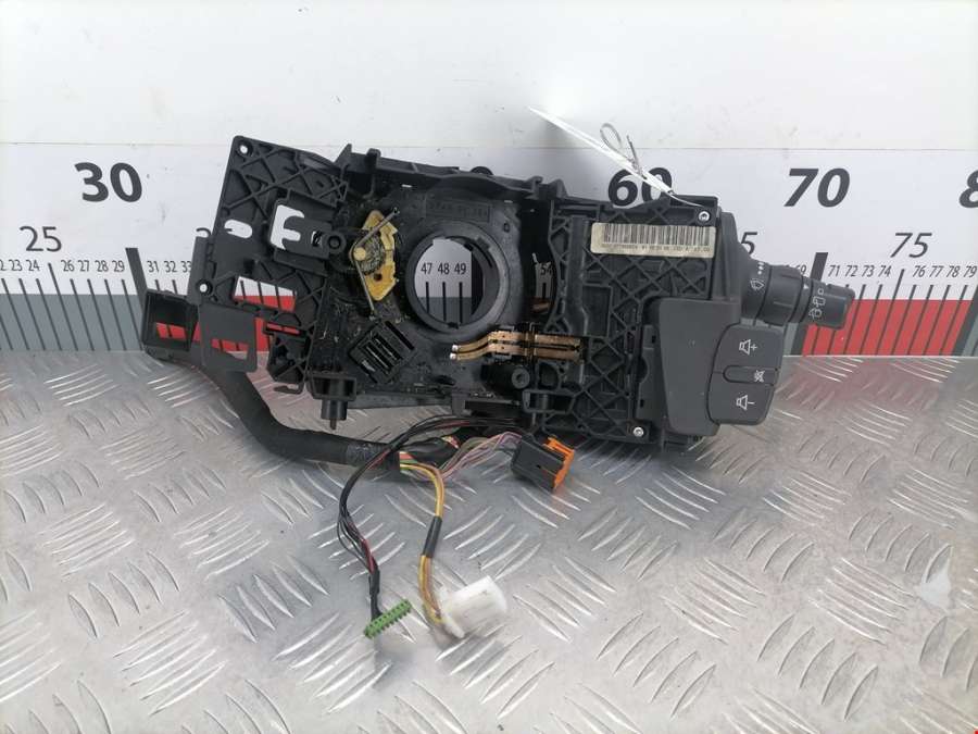 61880052 Переключатель дворников (стеклоочистителя) Renault Scenic 2 (2003-2009) Минивэн 2004г. | Фото № 1 61880052 Переключатель дворников (стеклоочистителя) Renault Scenic 2 (2003-2009) Минивэн 2004г. - Фото 1