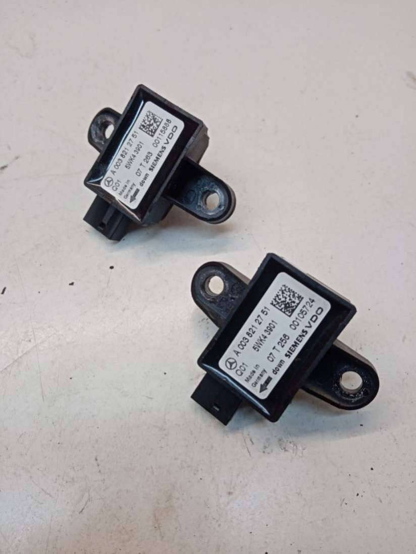 5WK43901A0038212751 Датчик удара  Mercedes R W251 минивэн 2009г. | Фото № 1  5WK43901A0038212751 Датчик удара  Mercedes R W251 минивэн 2009г. - Фото 1