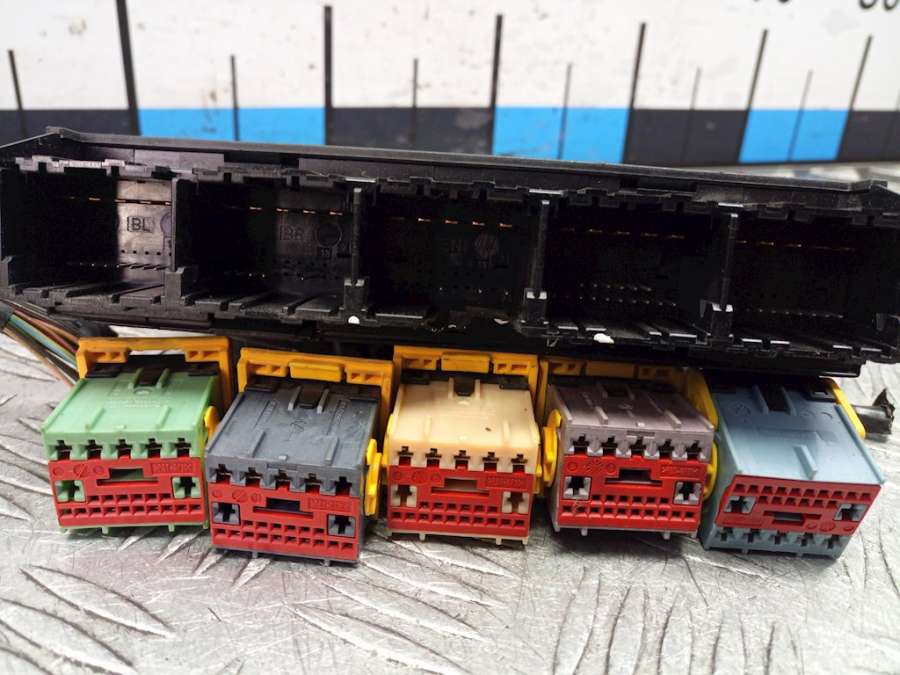 5WK48743F Блок комфорта Ford Mondeo 3 (2000-2007) Универсал 2002г. | Фото № 6 5WK48743F Блок комфорта Ford Mondeo 3 (2000-2007) Универсал 2002г. - Фото 6