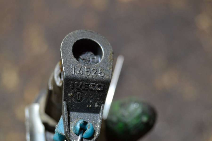 14525 Личинка дверного замка задней правой  IVECO Daily 2011г. | Фото № 4  14525 Личинка дверного замка задней правой  IVECO Daily 2011г. - Фото 4