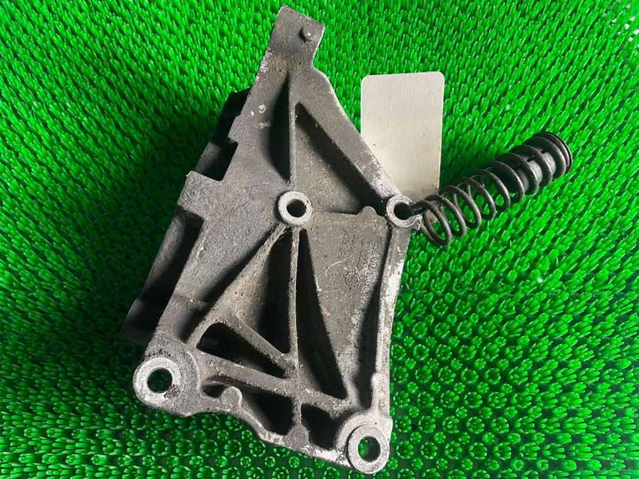 028903143AD Кронштейн генератора Volkswagen Golf 3 1997г. | Фото № 3 028903143AD Кронштейн генератора Volkswagen Golf 3 1997г. - Фото 3