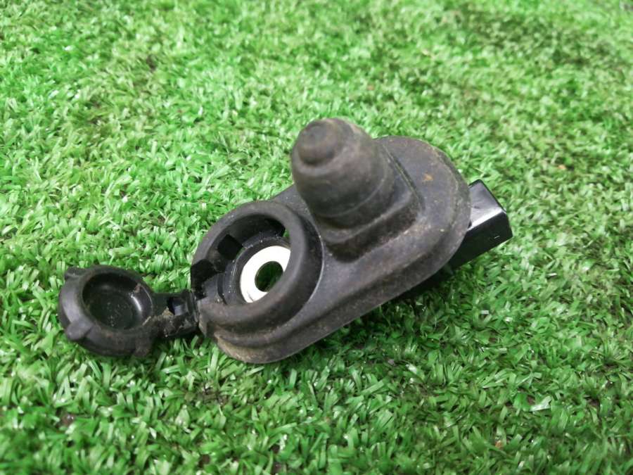 Концевик дверной Honda Element хетчбэк 5 дв. 2006г. | Фото № 1 Концевик дверной Honda Element хетчбэк 5 дв. 2006г. - Фото 1