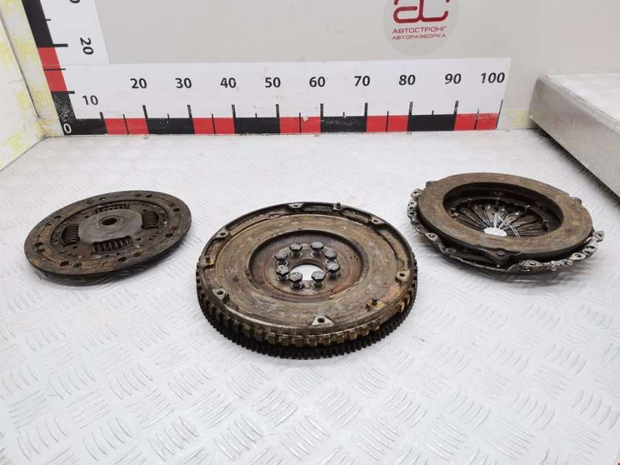 Маховик (демпфер сцепления) Peugeot 307 (2001-2008) Универсал 2003г. | Фото № 3 Маховик (демпфер сцепления) Peugeot 307 (2001-2008) Универсал 2003г. - Фото 3