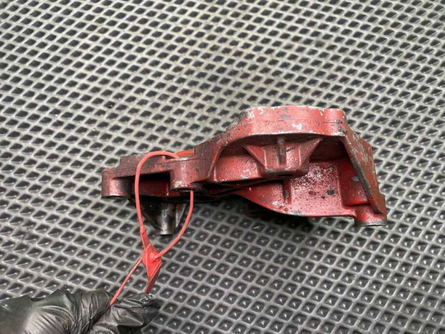 C2D21154DX238A610AA Кронштейн натяжного ролика  Jaguar XF X250 2011г. | Фото № 8  C2D21154DX238A610AA Кронштейн натяжного ролика  Jaguar XF X250 2011г. - Фото 8