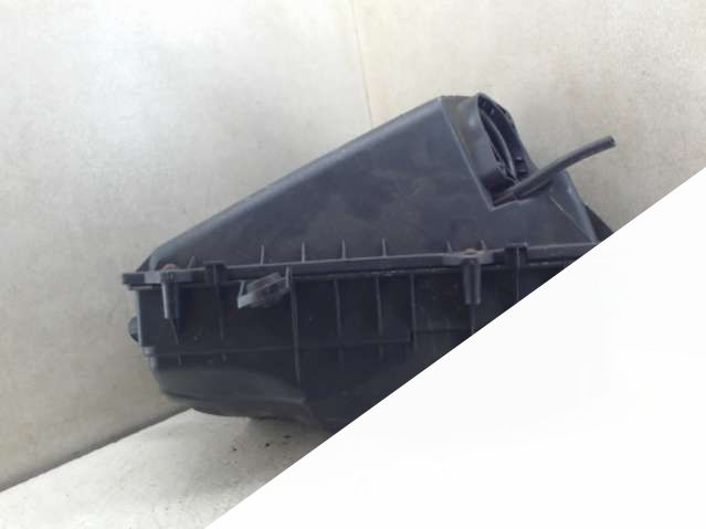 Корпус воздушного фильтра Volkswagen Golf 4 (1997 - 2005) Универсал 2000г. | Фото № 2 Корпус воздушного фильтра Volkswagen Golf 4 (1997 - 2005) Универсал 2000г. - Фото 2