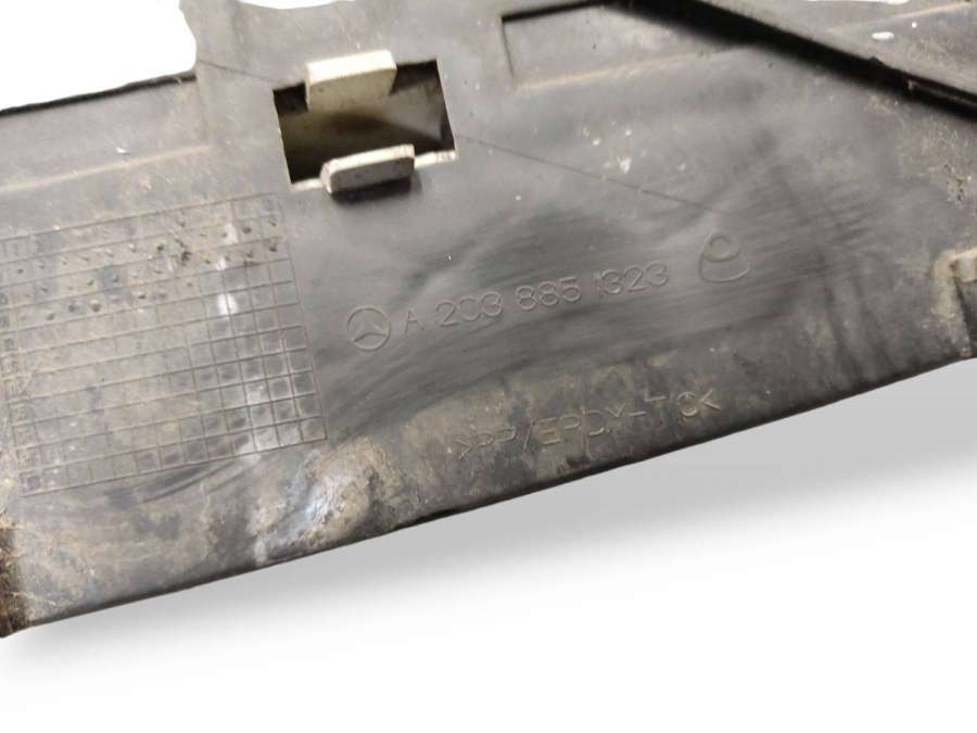 A2038851323 Решетка в бампер Mercedes-Benz C W203/S203/CL203 S203 2001г. | Фото № 3 A2038851323 Решетка в бампер Mercedes-Benz C W203/S203/CL203 S203 2001г. - Фото 3