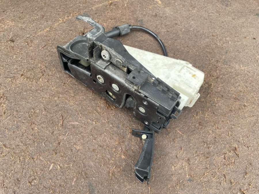 Замок двери передней правой Seat Alhambra 1 2000г. | Фото № 2 Замок двери передней правой Seat Alhambra 1 2000г. - Фото 2