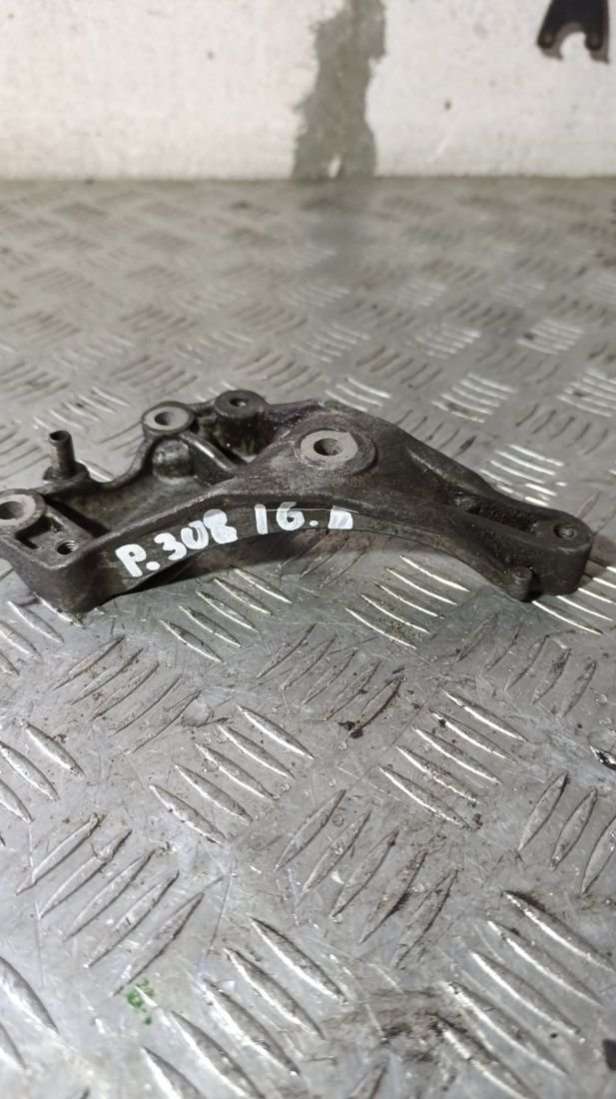 Кронштейн двигателя Peugeot 308 1 2008г. | Фото № 1 Кронштейн двигателя Peugeot 308 1 2008г. - Фото 1