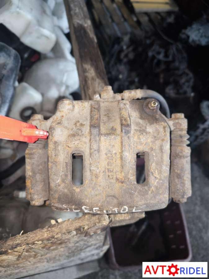 Суппорт передний левый Kia Sorento 1 (2002 - 2009) 2005г. | Фото № 2 Суппорт передний левый Kia Sorento 1 (2002 - 2009) 2005г. - Фото 2