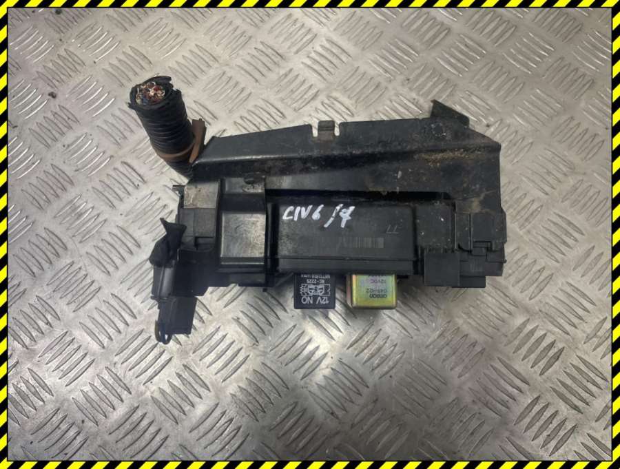 Блок предохранителей Honda Civic 6 1999г. | Фото № 2 Блок предохранителей Honda Civic 6 1999г. - Фото 2