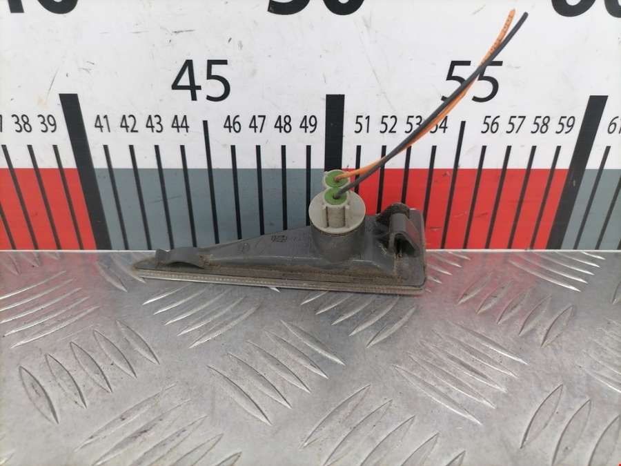 8200027150 Повторитель указателя поворота левый Renault Scenic 2 (2003-2009) Минивэн 2005г. | Фото № 2 8200027150 Повторитель указателя поворота левый Renault Scenic 2 (2003-2009) Минивэн 2005г. - Фото 2