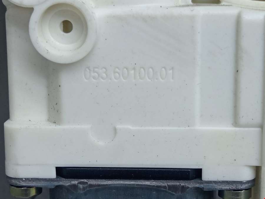 4F0959802A Моторчик стеклоподъемника Audi A6 C6 (2004-2011) Седан 2005г. | Фото № 5 4F0959802A Моторчик стеклоподъемника Audi A6 C6 (2004-2011) Седан 2005г. - Фото 5