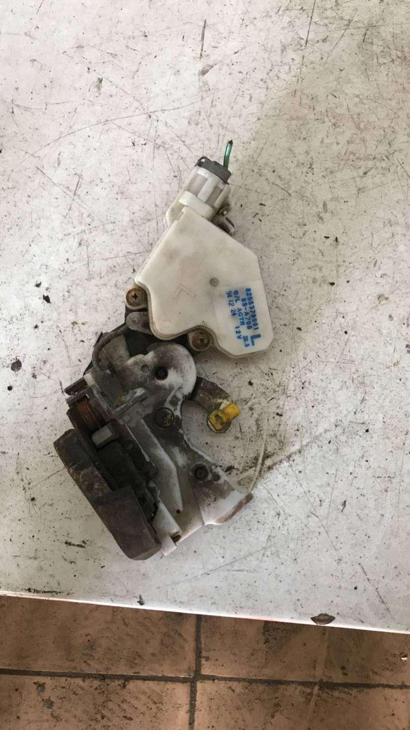 Замок двери задней левой Nissan Primera P10 1994г. | Фото № 3 Замок двери задней левой Nissan Primera P10 1994г. - Фото 3