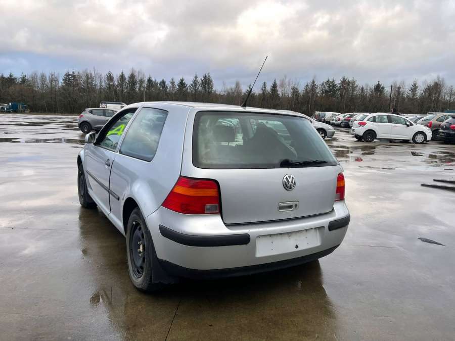1J0721261D Цилиндр сцепления рабочий Volkswagen Golf 4 (1997-2004) Хетчбэк 3дв. 2001г. | Фото № 10 1J0721261D Цилиндр сцепления рабочий Volkswagen Golf 4 (1997-2004) Хетчбэк 3дв. 2001г. - Фото 10