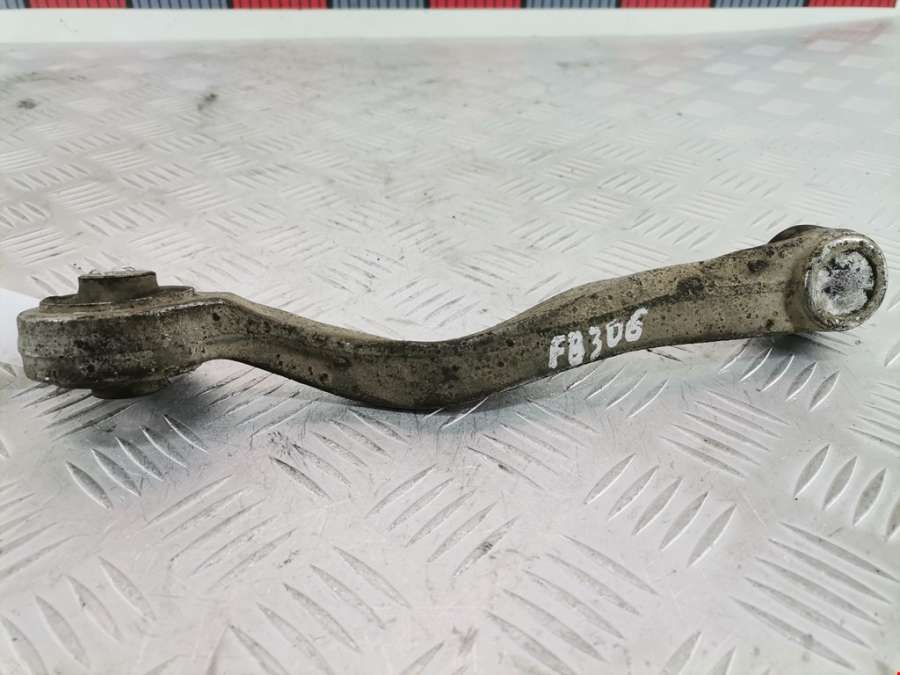 Рычаг передний правый Audi A4 B6 (2000-2006) Седан 2002г. | Фото № 1 Рычаг передний правый Audi A4 B6 (2000-2006) Седан 2002г. - Фото 1