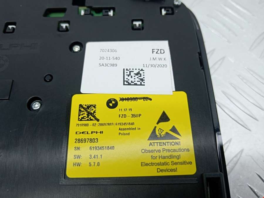 28697803 Плафон салонный BMW X3 (G01/G08) (2017-2023) Внедорожник 5дв. 2018г. | Фото № 6 28697803 Плафон салонный BMW X3 (G01/G08) (2017-2023) Внедорожник 5дв. 2018г. - Фото 6