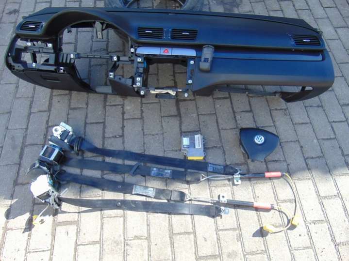 3C0909605N 1K0880201BK 3C1857705F 3C1857706F Подушка безопасности Volkswagen Passat B6 (2005-2010) 2005г. | Фото № 1 3C0909605N 1K0880201BK 3C1857705F 3C1857706F Подушка безопасности Volkswagen Passat B6 (2005-2010) 2005г. - Фото 1