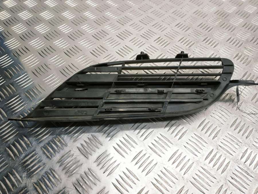 62320BU0062322BU000 Решетка радиатора правая Nissan Almera Tino V10 V10 2005г. | Фото № 2 62320BU0062322BU000 Решетка радиатора правая Nissan Almera Tino V10 V10 2005г. - Фото 2