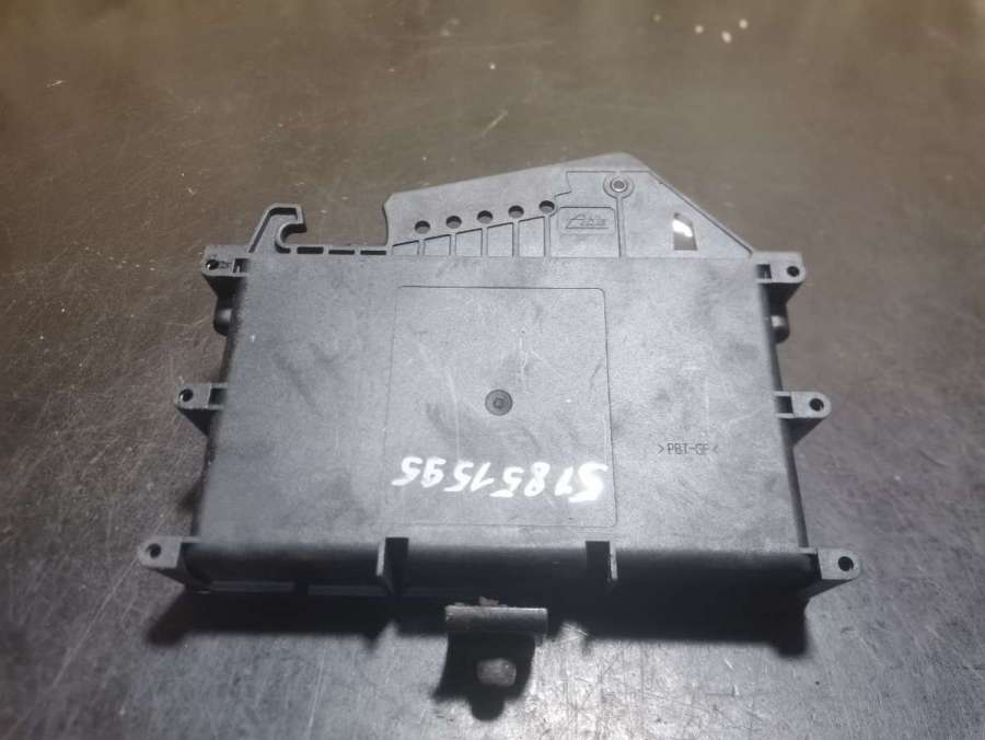 Блок управления ABS Volkswagen Passat B4 1995г. | Фото № 1 Блок управления ABS Volkswagen Passat B4 1995г. - Фото 1