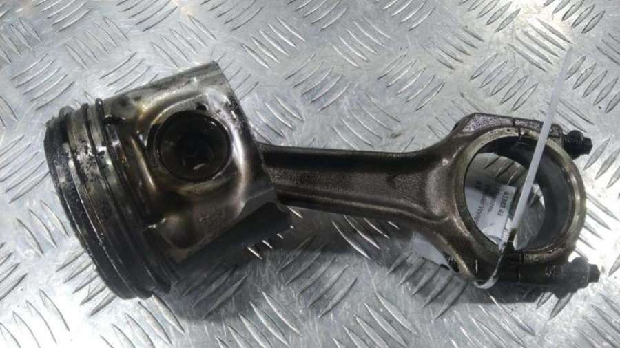 Поршень Chrysler Voyager 4 2003г. | Фото № 1 Поршень Chrysler Voyager 4 2003г. - Фото 1