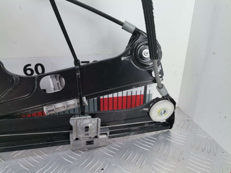 0130821921 Стеклоподъемник электрический двери передней левой Mercedes Vaneo (2001-2005) Микроавтобус 2005г. | Фото № 5 0130821921 Стеклоподъемник электрический двери передней левой Mercedes Vaneo (2001-2005) Микроавтобус 2005г. - Фото 5