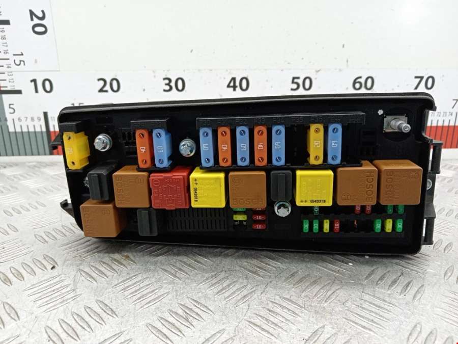 Блок предохранителей Saab 9-3 (2) (2002-2014) Универсал 2005г. | Фото № 2 Блок предохранителей Saab 9-3 (2) (2002-2014) Универсал 2005г. - Фото 2