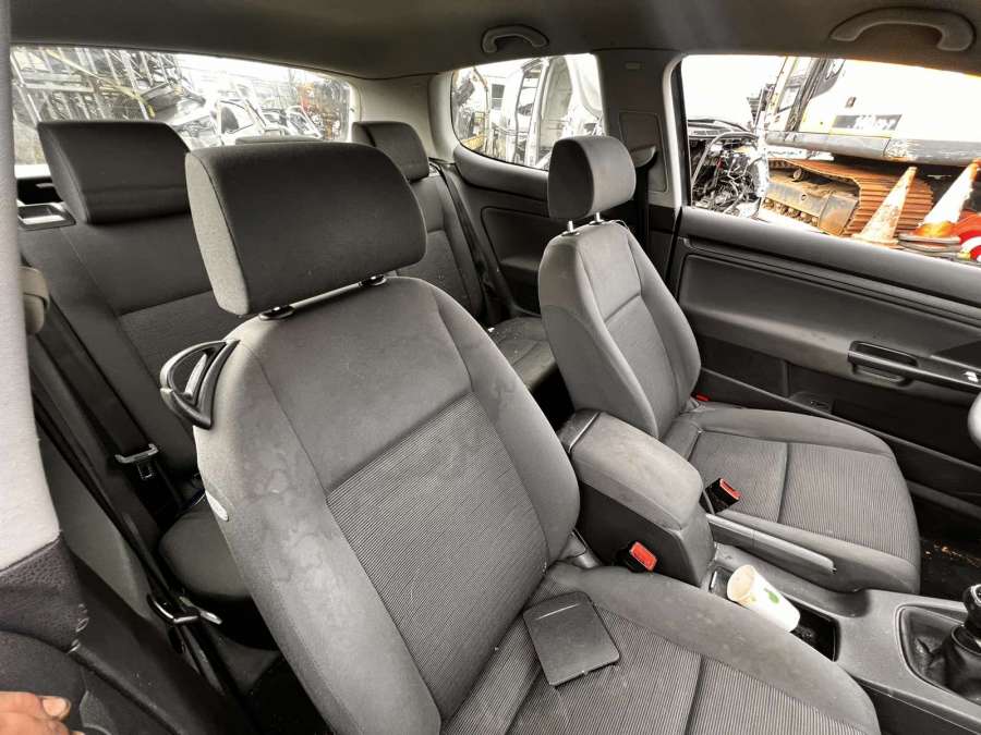 Суппорт передний левый Volkswagen Golf 5 (2003-2008) Хетчбэк 3дв. 2003г. | Фото № 9 Суппорт передний левый Volkswagen Golf 5 (2003-2008) Хетчбэк 3дв. 2003г. - Фото 9