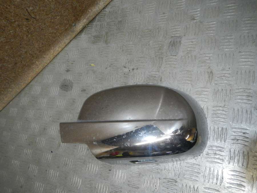 Крышка зеркала левая Cadillac Escalade 0000г. | Фото № 1 Крышка зеркала левая Cadillac Escalade 0000г. - Фото 1