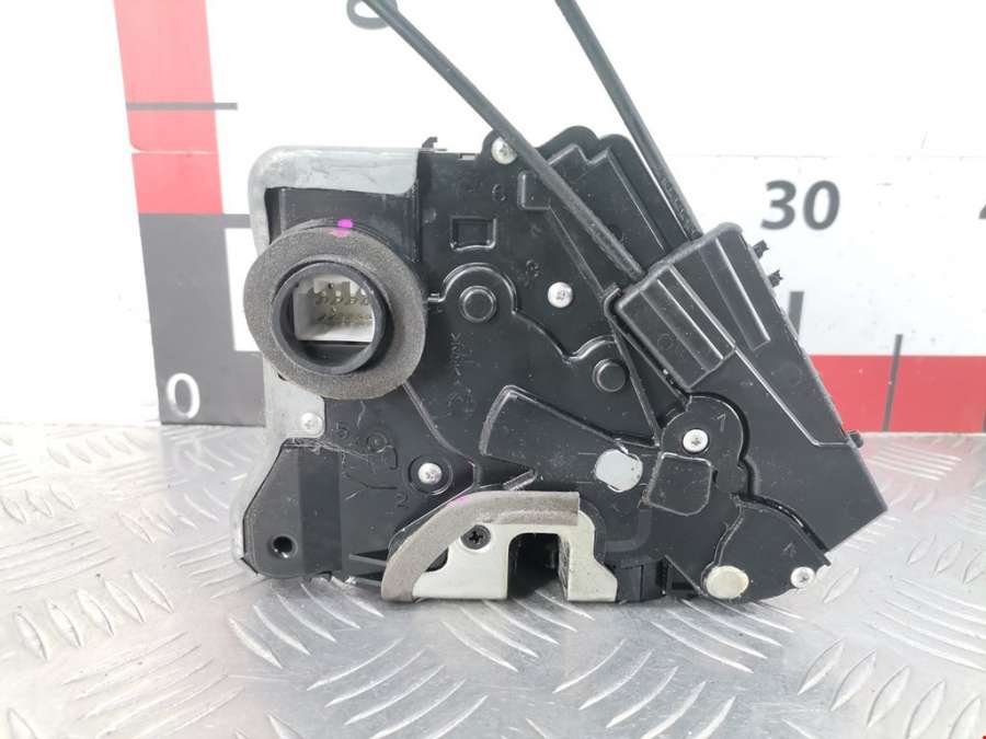 Замок двери передней левой Toyota Prius 2 (XW20) (2003-2009) Хетчбэк 5дв. 2006г. | Фото № 2 Замок двери передней левой Toyota Prius 2 (XW20) (2003-2009) Хетчбэк 5дв. 2006г. - Фото 2