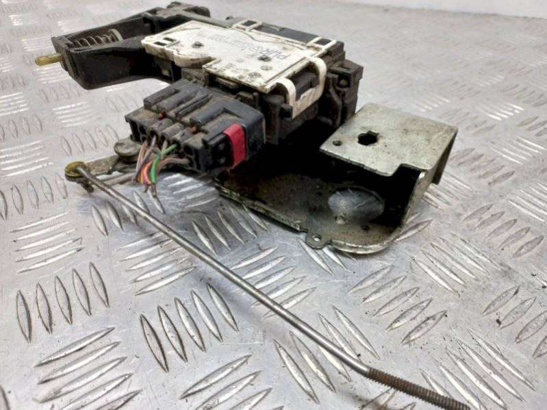 YC15V43288FP Замок двери задней правой Ford Transit 3 поколение 2006г. | Фото № 3 YC15V43288FP Замок двери задней правой Ford Transit 3 поколение 2006г. - Фото 3