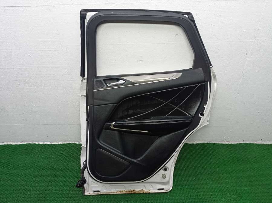 Стекло двери задней правой  Lincoln MKC Джип 2017г. | Фото № 6   Стекло двери задней правой  Lincoln MKC Джип 2017г. - Фото 6