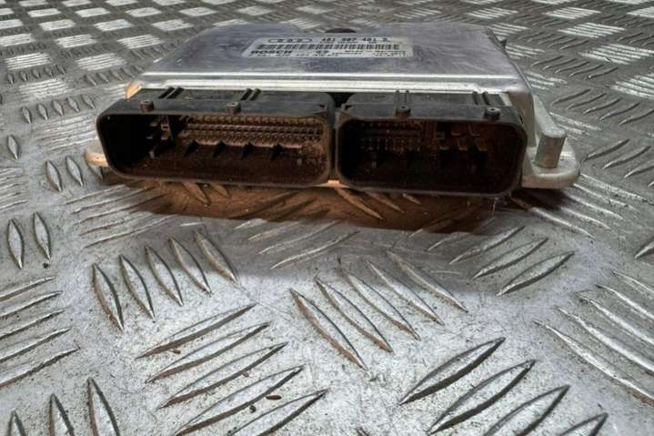 4B1907401D Блок управления двигателем  Audi A6 C5/4B (1997-2004) 1997г. | Фото № 1  4B1907401D Блок управления двигателем  Audi A6 C5/4B (1997-2004) 1997г. - Фото 1