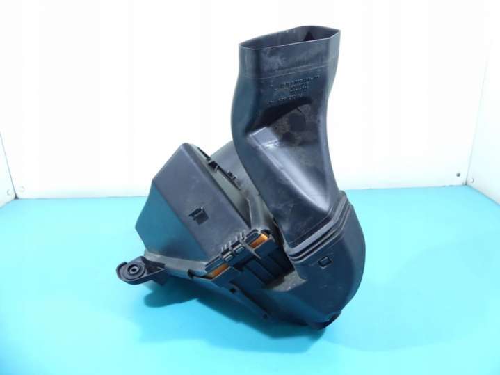 7797460 Корпус воздушного фильтра  BMW 1 E87/E8/E82/E88 (2004-2007) 2004г. | Фото № 6  7797460 Корпус воздушного фильтра  BMW 1 E87/E8/E82/E88 (2004-2007) 2004г. - Фото 6
