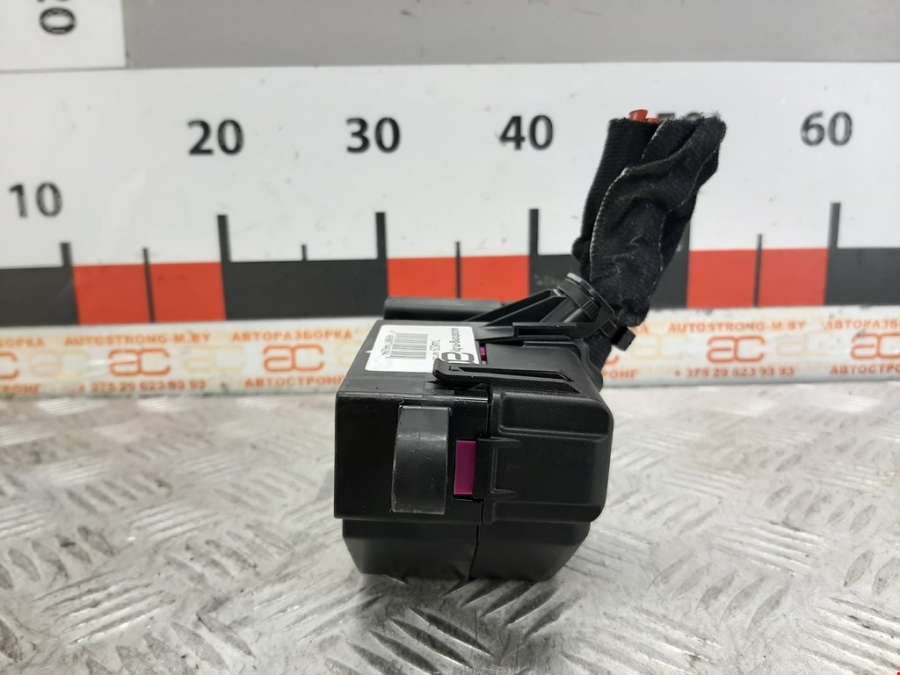 Блок предохранителей Volkswagen Golf 6 (2007-2012) Хетчбэк 5дв. 2009г. | Фото № 4 Блок предохранителей Volkswagen Golf 6 (2007-2012) Хетчбэк 5дв. 2009г. - Фото 4